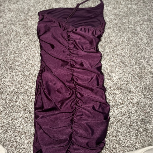 Purple rouched cocktail dress one strap - Picture 4 of 5